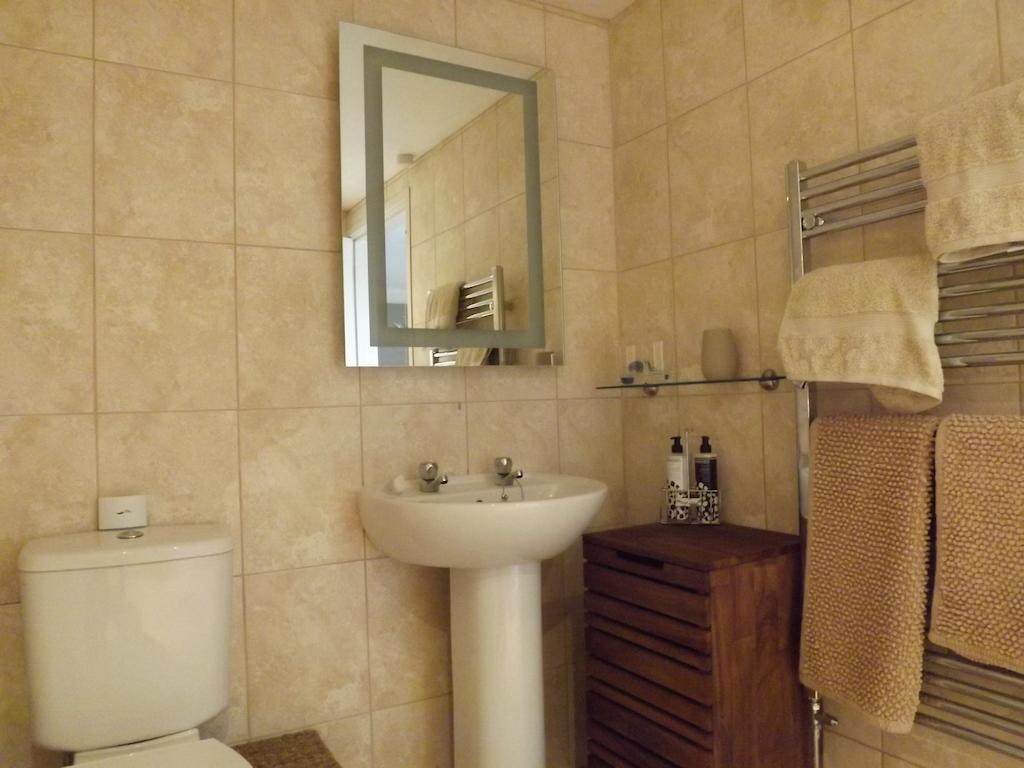 The Swallows Guest House New Quay  Δωμάτιο φωτογραφία